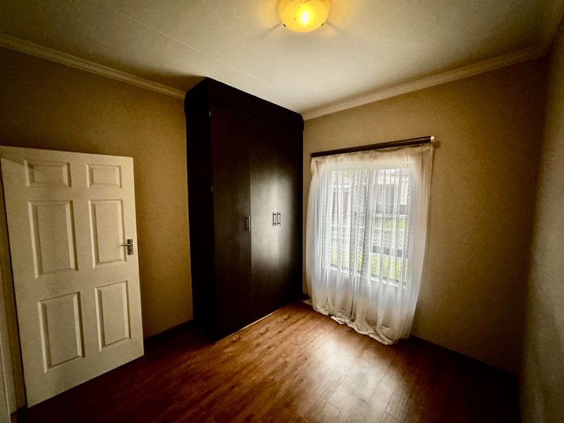 Townhouse For Sale in Terra Nova - Photo 7