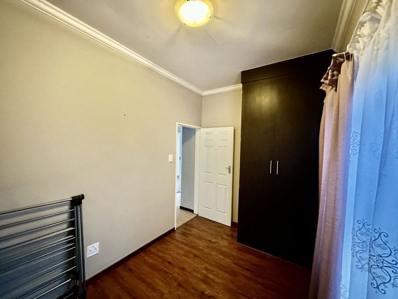 Townhouse For Sale in Terra Nova - Photo 9