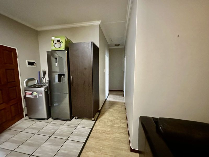 Townhouse For Sale in Terra Nova - Photo 5