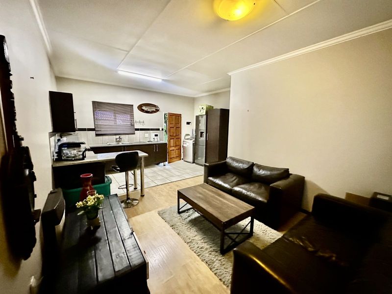 Townhouse For Sale in Terra Nova - Photo 4