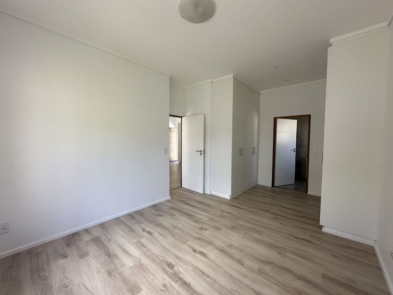 Townhouse For Sale in Mooikloof Country Estate - Photo 9