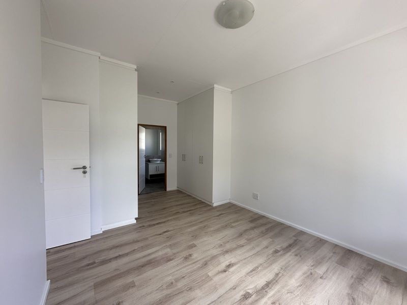 Townhouse For Sale in Mooikloof Country Estate - Photo 8