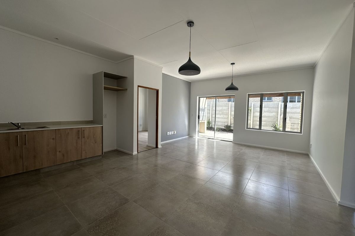 Townhouse For Sale in Mooikloof Country Estate - Photo 5