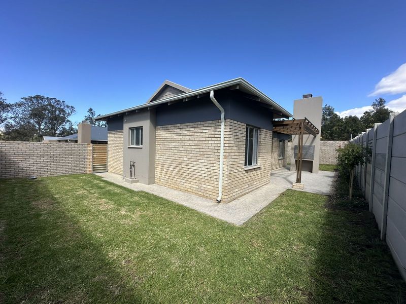 Townhouse For Sale in Mooikloof Country Estate - Photo 4