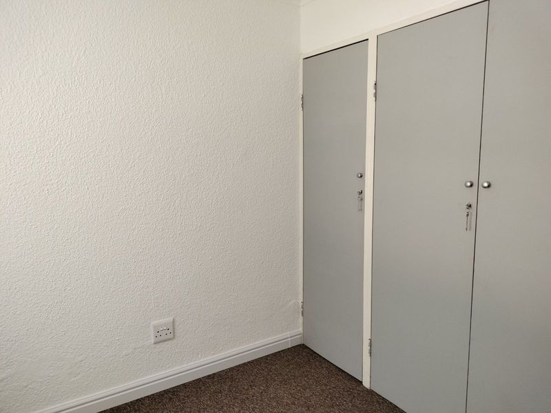 Townhouse For Sale in Alan Manor - Photo 10