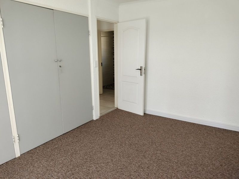 Townhouse For Sale in Alan Manor - Photo 8