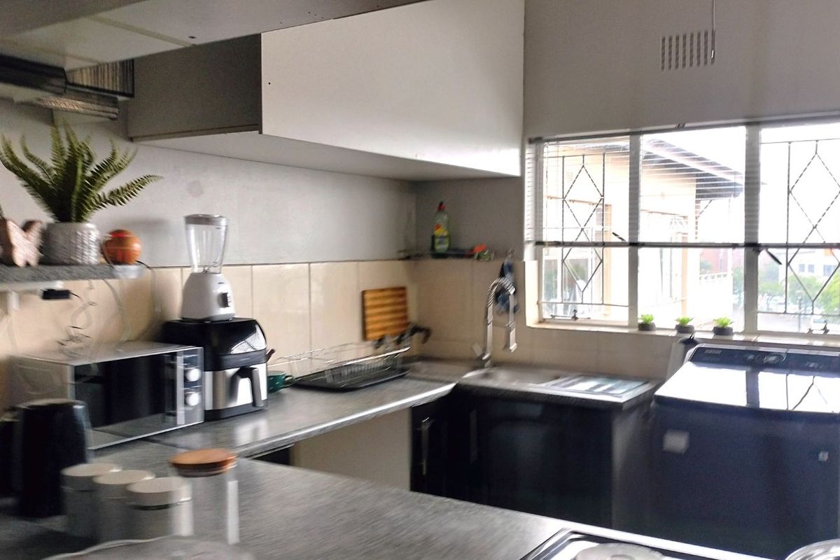 Apartment For Sale in Witpoortjie - Photo 3