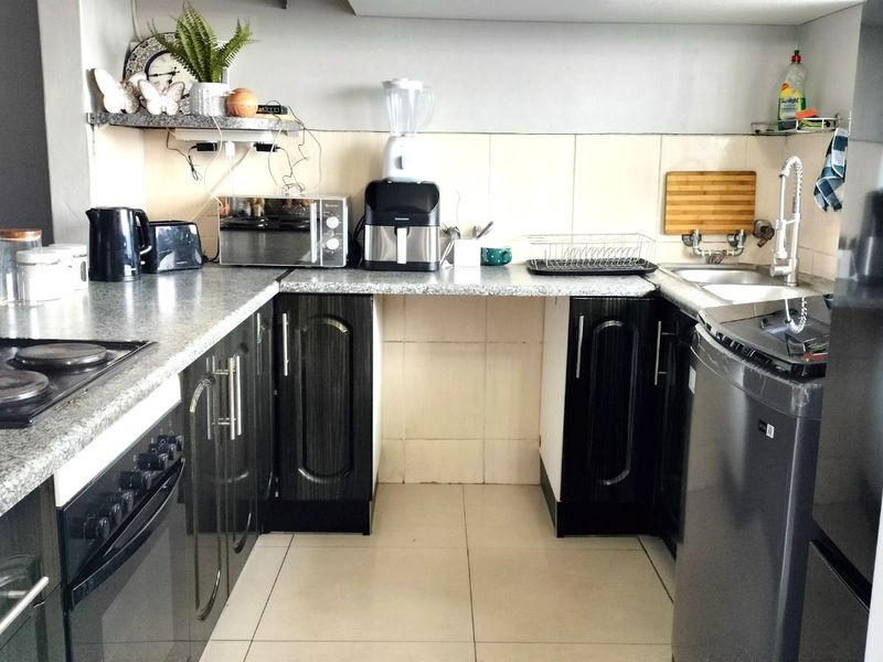 Apartment For Sale in Witpoortjie - Photo 2