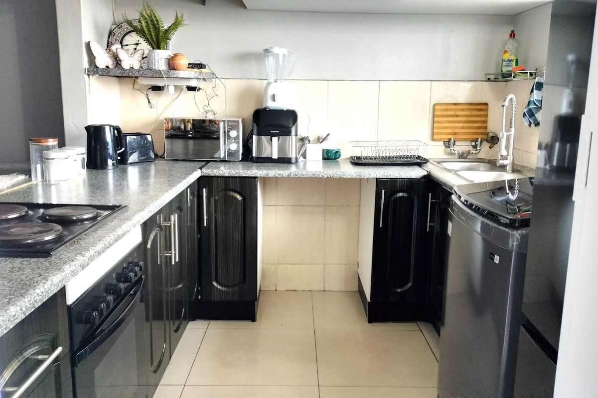 Apartment For Sale in Witpoortjie - Photo 2