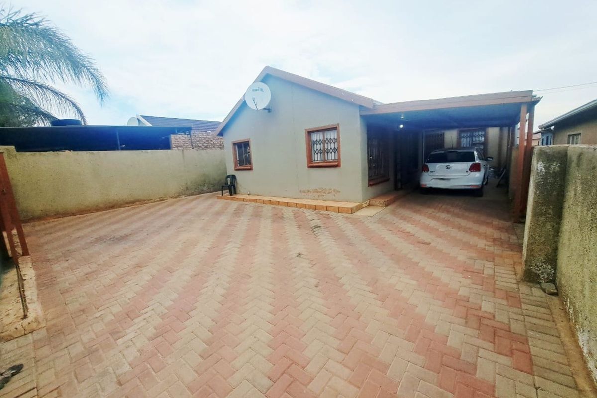 House For Sale in Mamelodi East - Photo 2