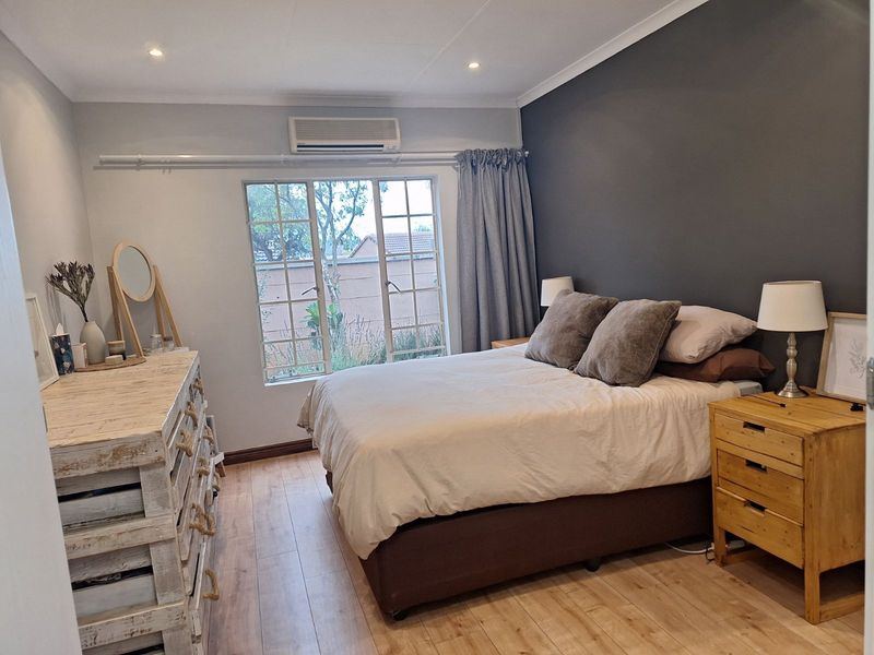 Townhouse For Sale in Faerie Glen - Photo 7