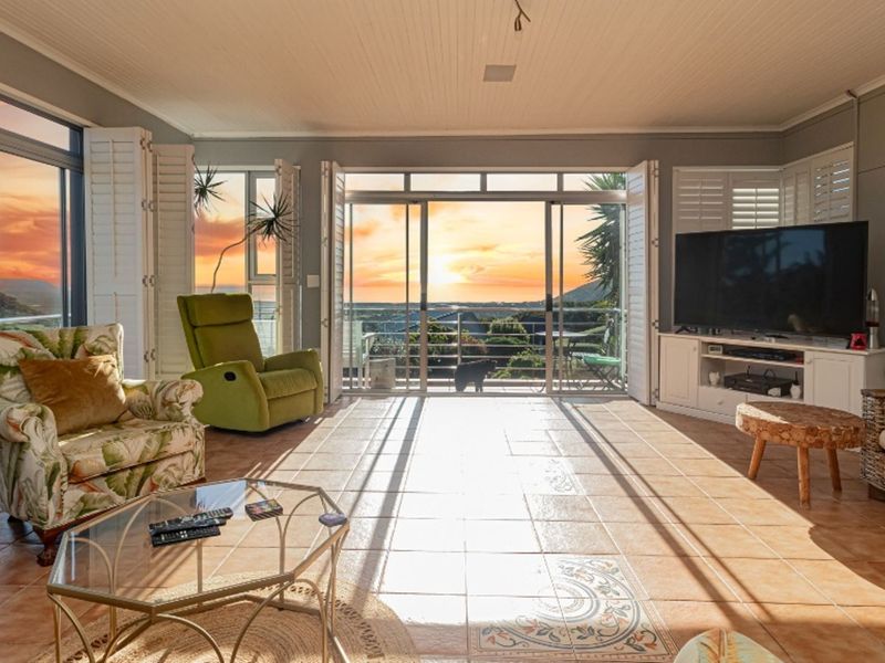 House For Sale in San Michel - Photo 2