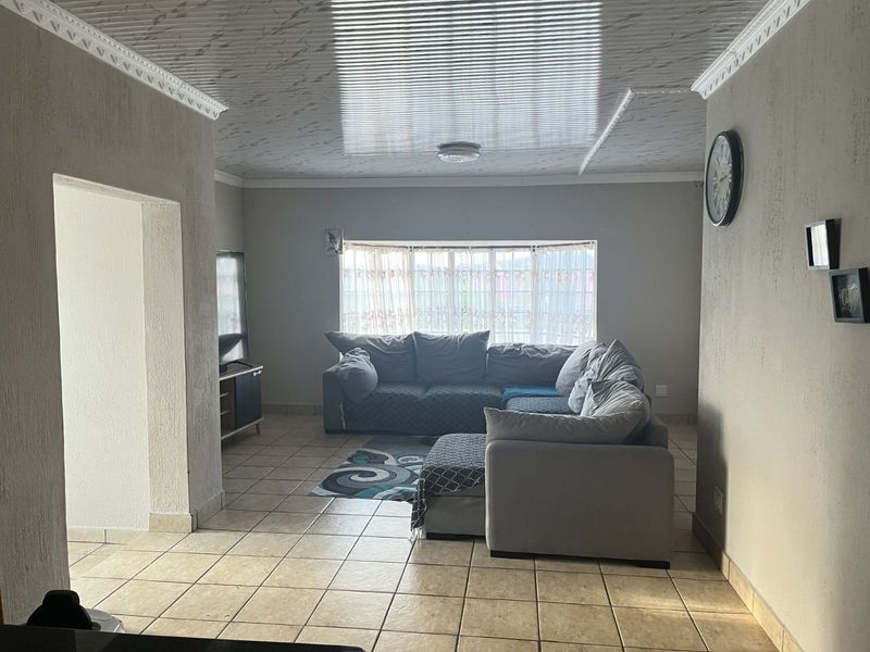 House For Sale in Burgersfort Central - Photo 3