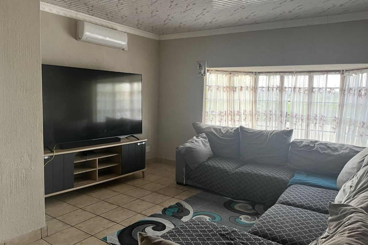 House For Sale in Burgersfort Central - Photo 4