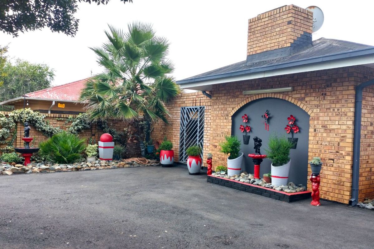 House For Sale in Carletonville Central - Photo 5