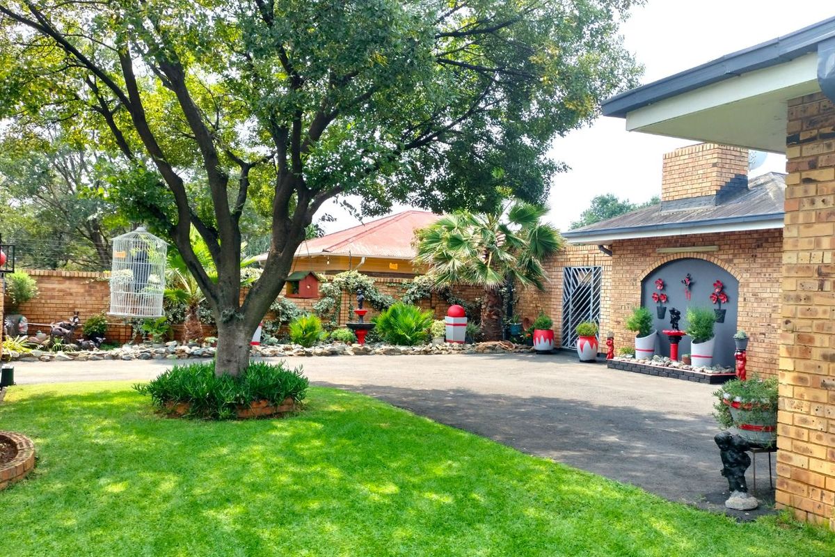 House For Sale in Carletonville Central - Photo 3