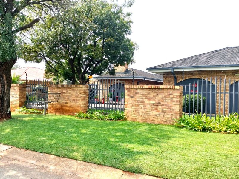 House For Sale in Carletonville Central - Photo 10