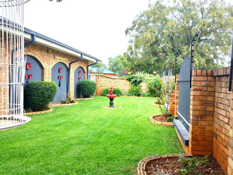 House For Sale in Carletonville Central - Photo 2