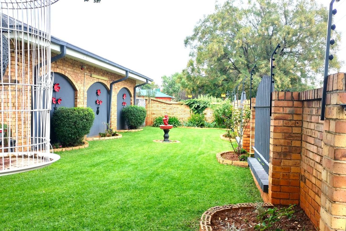 House For Sale in Carletonville Central - Photo 2