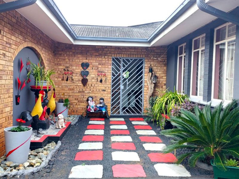 House For Sale in Carletonville Central - Photo 7