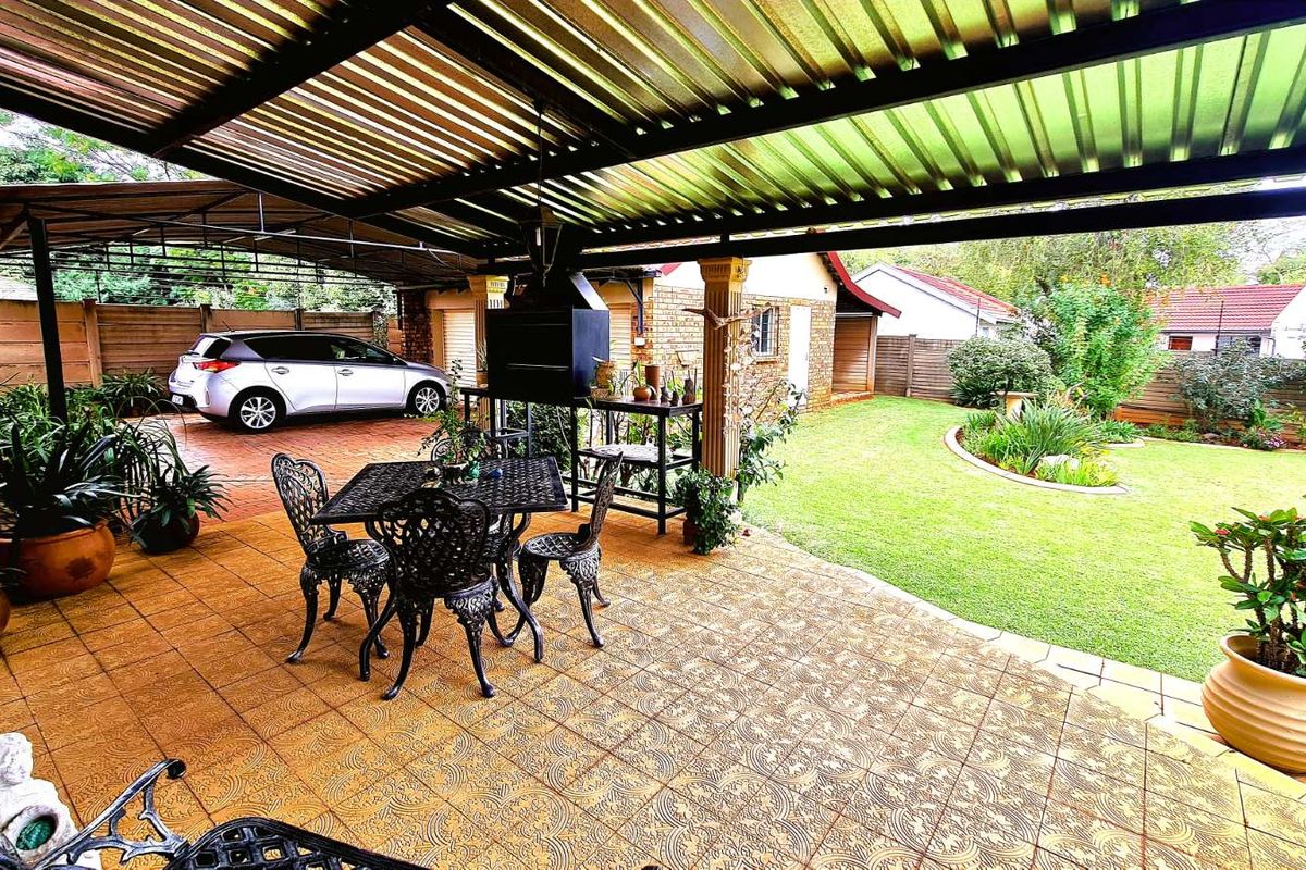 House For Sale in Heuweloord - Photo 3