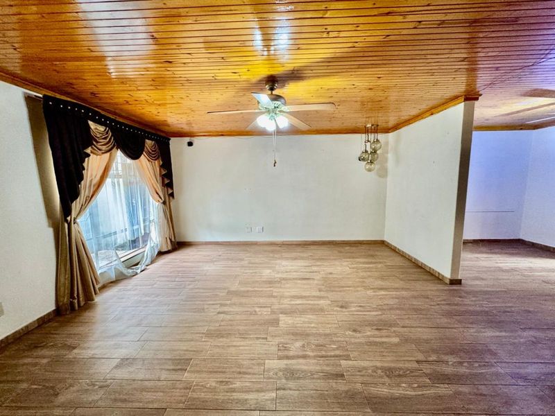 House For Sale in Secunda Central - Photo 4