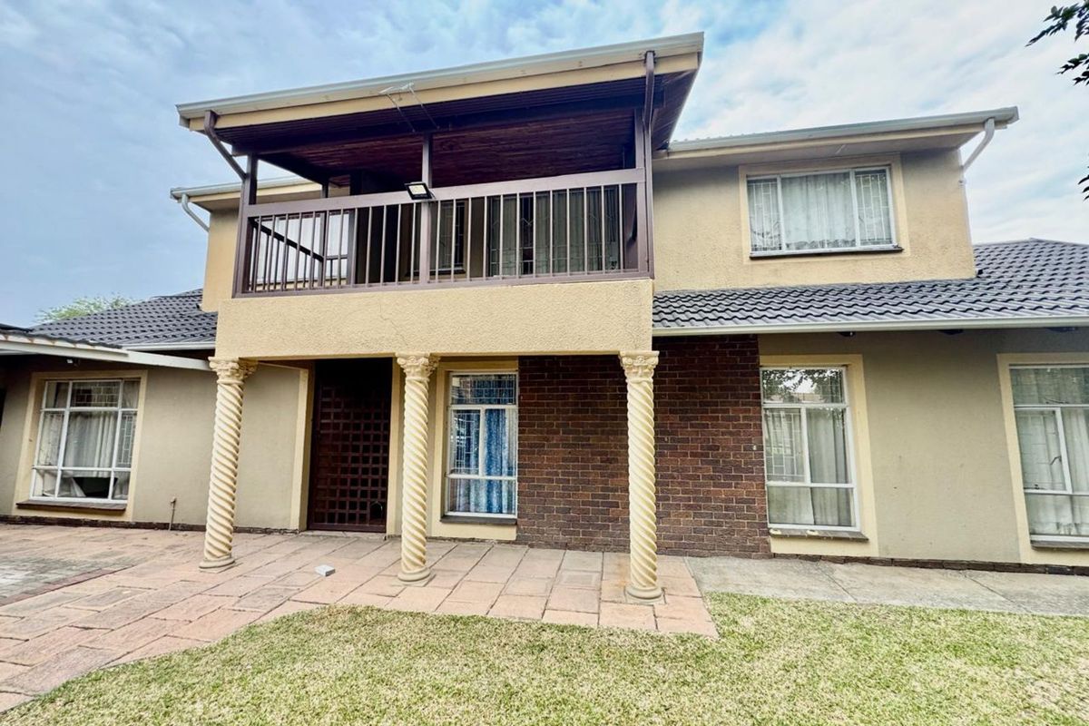 House For Sale in Secunda Central - Photo 2