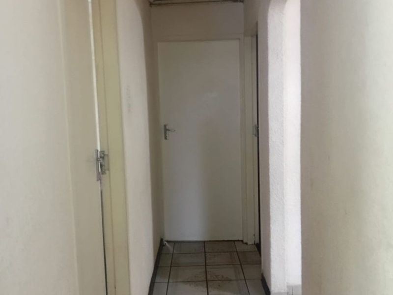 House For Sale in Lenasia Ext 13 - Photo 9