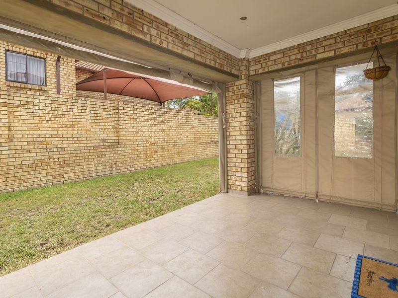 Townhouse For Sale in Randpark Ridge - Photo 6