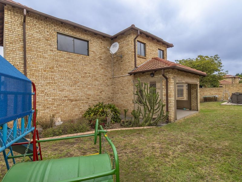 Townhouse For Sale in Randpark Ridge - Photo 5