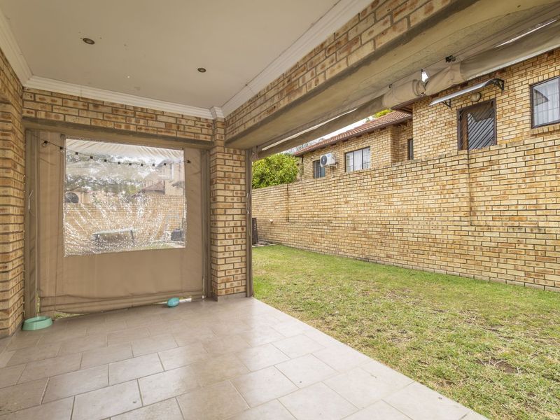 Townhouse For Sale in Randpark Ridge - Photo 8