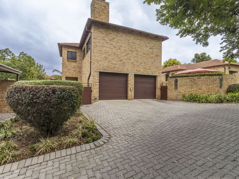 Townhouse For Sale in Randpark Ridge - Photo 3