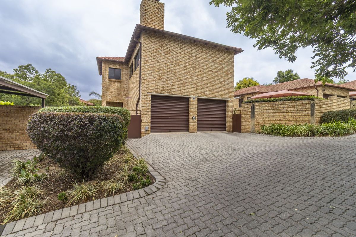 Townhouse For Sale in Randpark Ridge - Photo 3