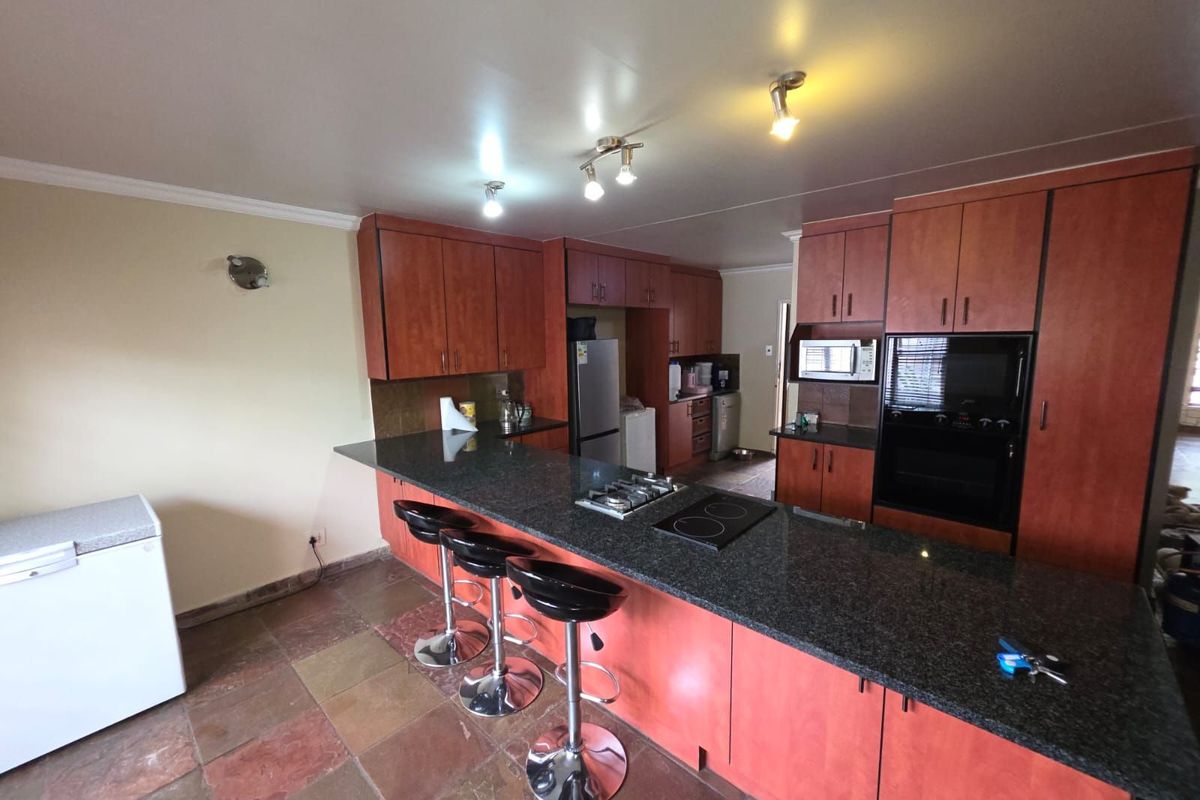 House For Sale in Secunda Central - Photo 5