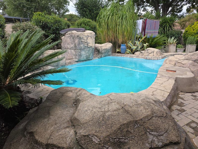 House For Sale in Secunda Central - Photo 2