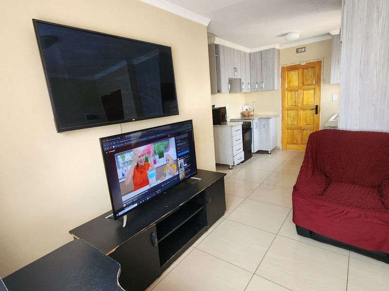 House For Sale in Riverside View - Photo 9