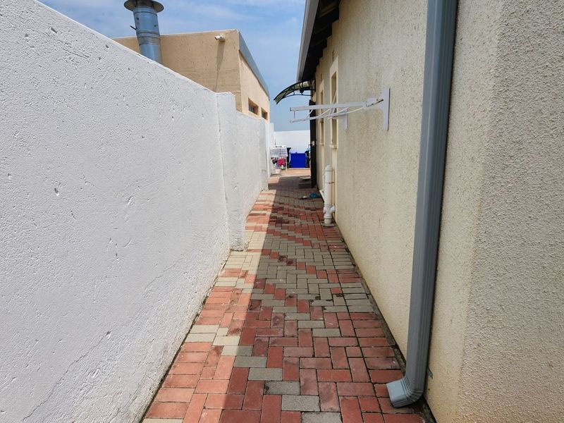 House For Sale in Riverside View - Photo 8