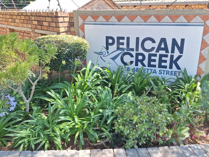 Townhouse For Sale in Wilgeheuwel - Photo 3