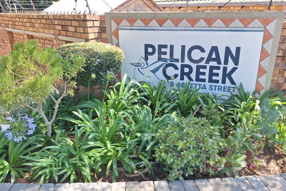 Townhouse For Sale in Wilgeheuwel - Photo 3