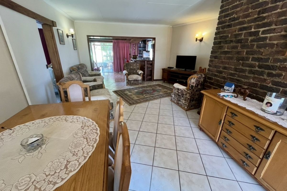 House For Sale in Weltevreden Park - Photo 5