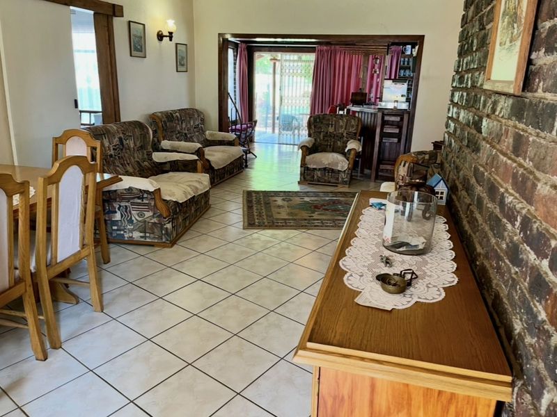 House For Sale in Weltevreden Park - Photo 3