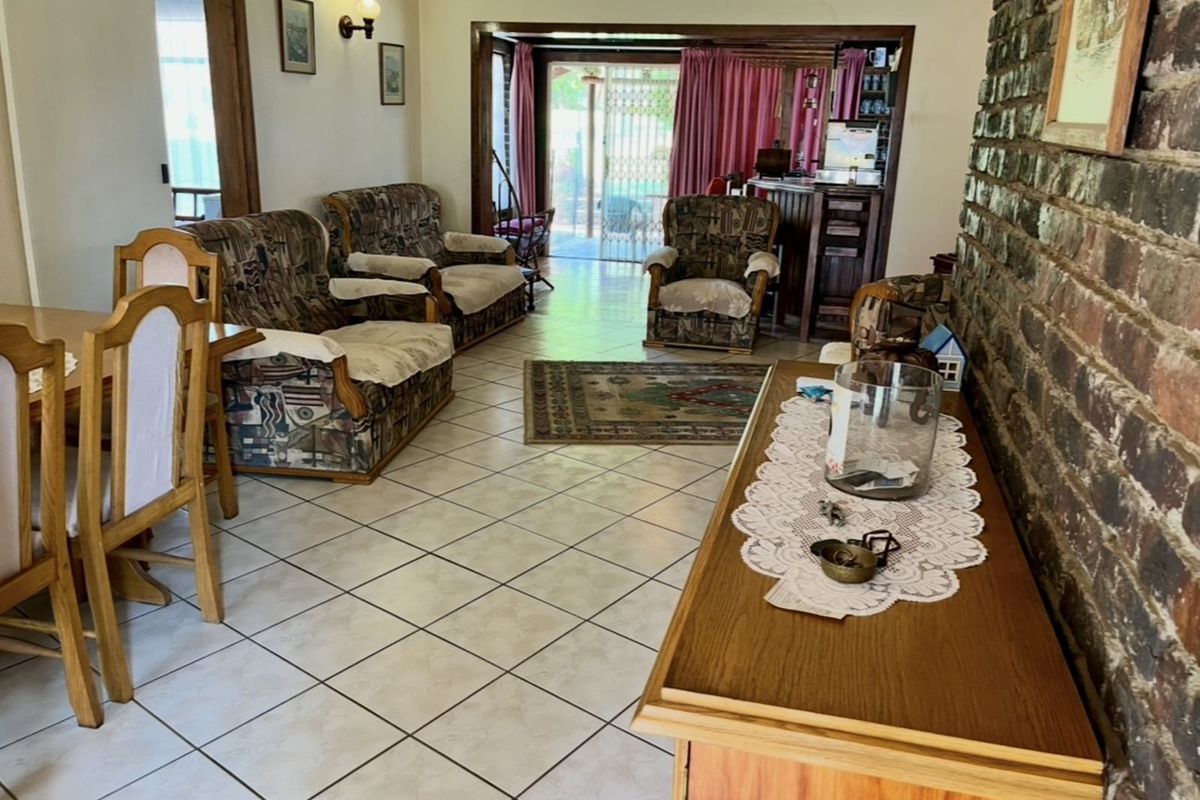 House For Sale in Weltevreden Park - Photo 3