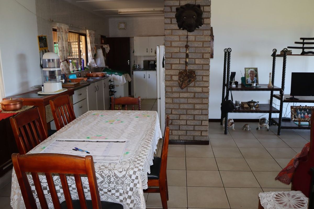 House For Sale in Hibberdene Central - Photo 3