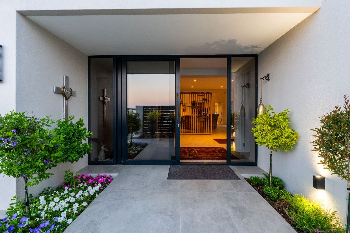 House For Sale in Kingswood Golf Estate - Photo 2