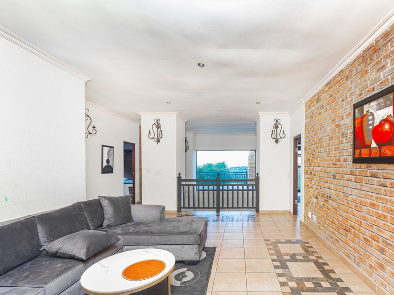 House For Sale in Featherbrooke Estate - Photo 7