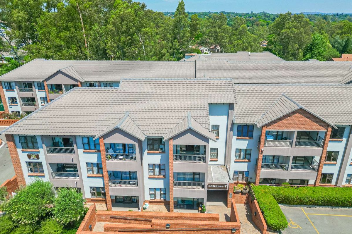 Apartment For Sale in Douglasdale - Photo 2