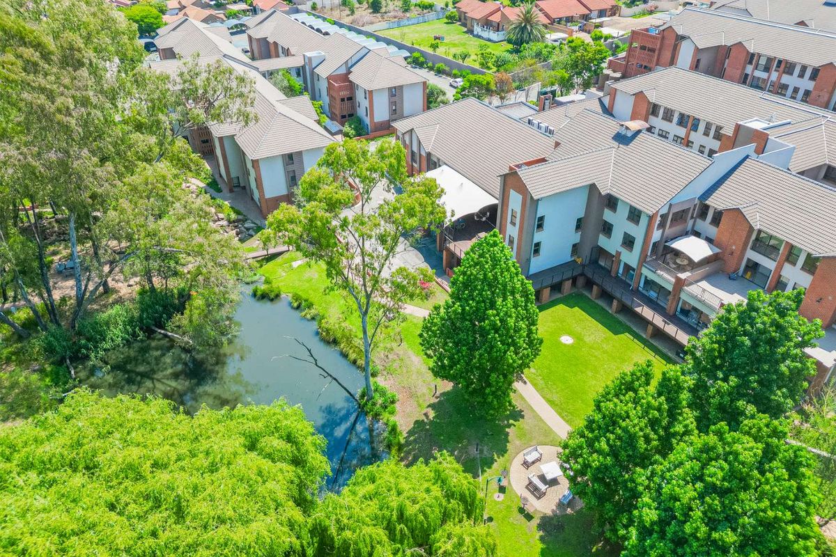 Apartment For Sale in Douglasdale - Photo 4