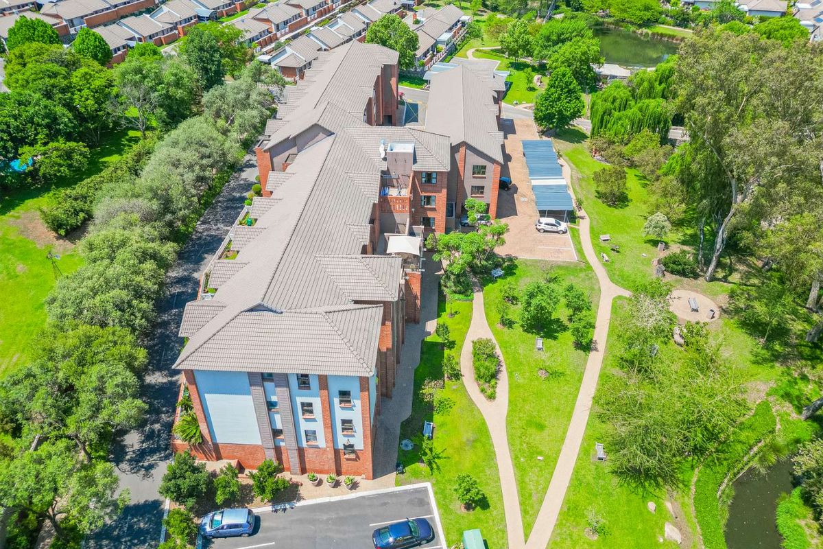 Apartment For Sale in Douglasdale - Photo 3