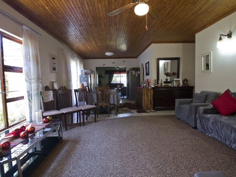 House For Sale in Bayview - Photo 3