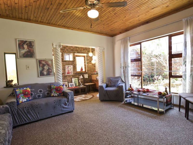 House For Sale in Bayview - Photo 2